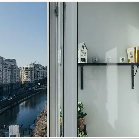 Apartment River View - Old City Studio Bucharest